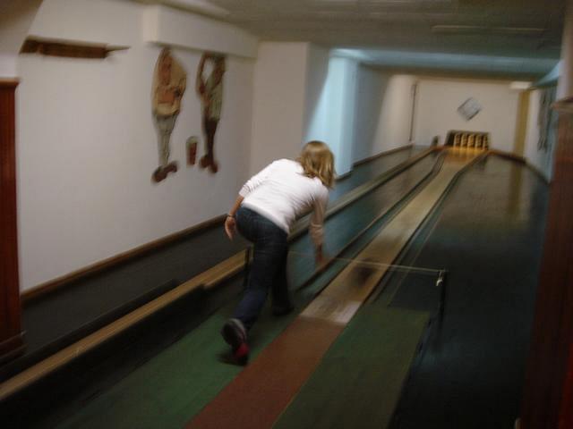 Melissa in Bowling Bar in Cologne, May 29, 2007